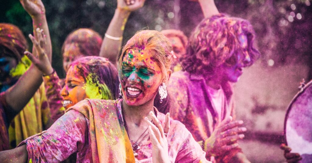 200 Elite Holi Captions With Emoji For Instagram And Other Social Media ...